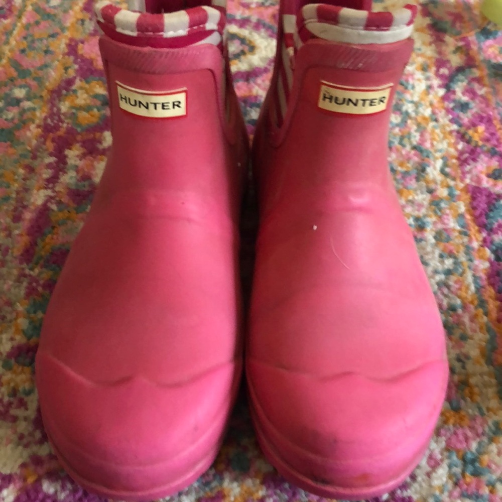 Girls sz 4 target hunger boots.  Lots of life
